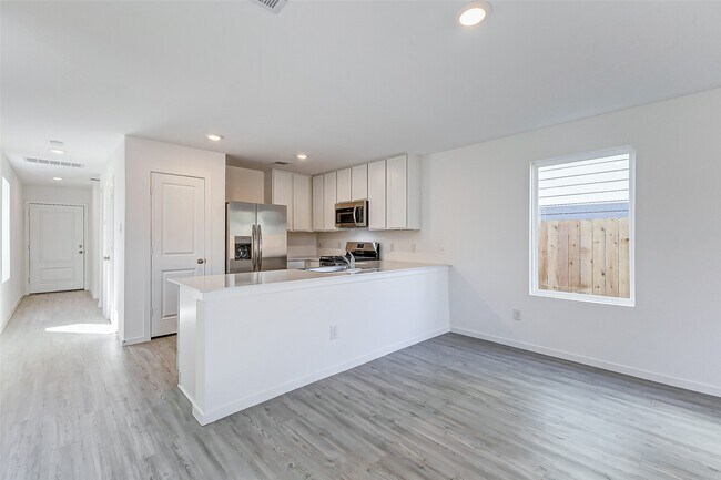 Building Photo - 18522 Tre Croci Dr