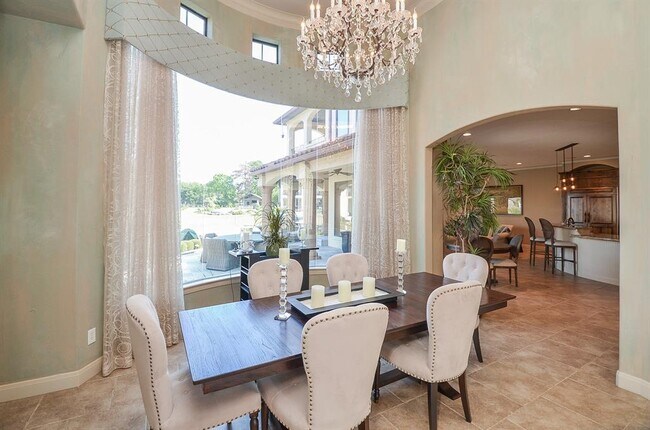 Building Photo - 12316 Oak Bend Cir