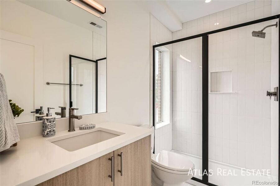 Building Photo - 115 W 2nd Ave