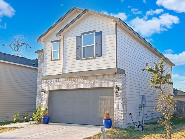 Building Photo - Comfy Converse Home—Stylish Upgrades, Great Layout