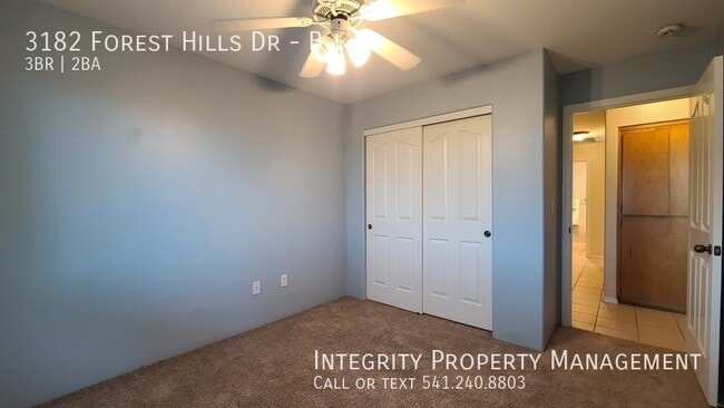 Building Photo - 3182 Forest Hills Dr