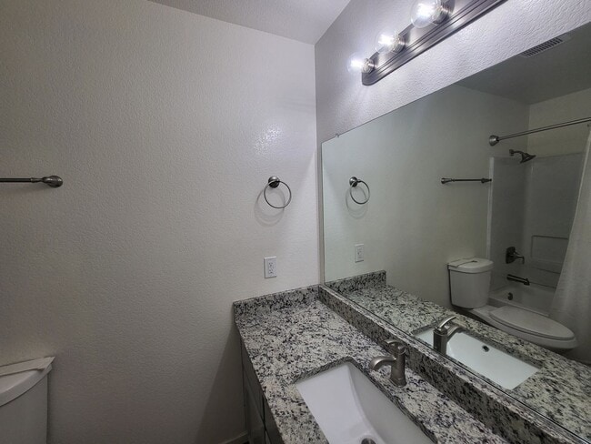 Building Photo - 3146 Heaton Way