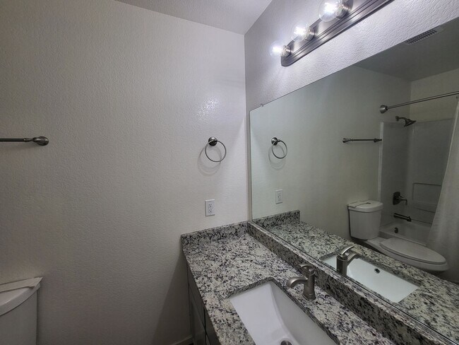 Building Photo - HEA3146>**