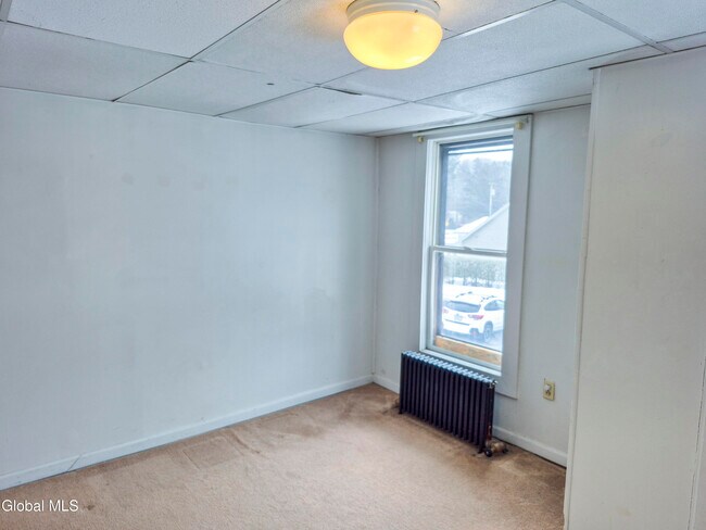 Building Photo - 524 Maple Ave