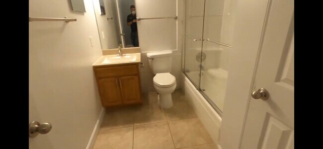 Upstairs Bathroom - 7557 Fleta St