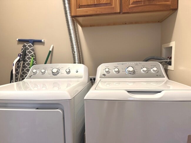 Building Photo - 4206 Savoy Ln