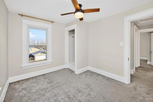 Building Photo - 1007 W Loveland Ave
