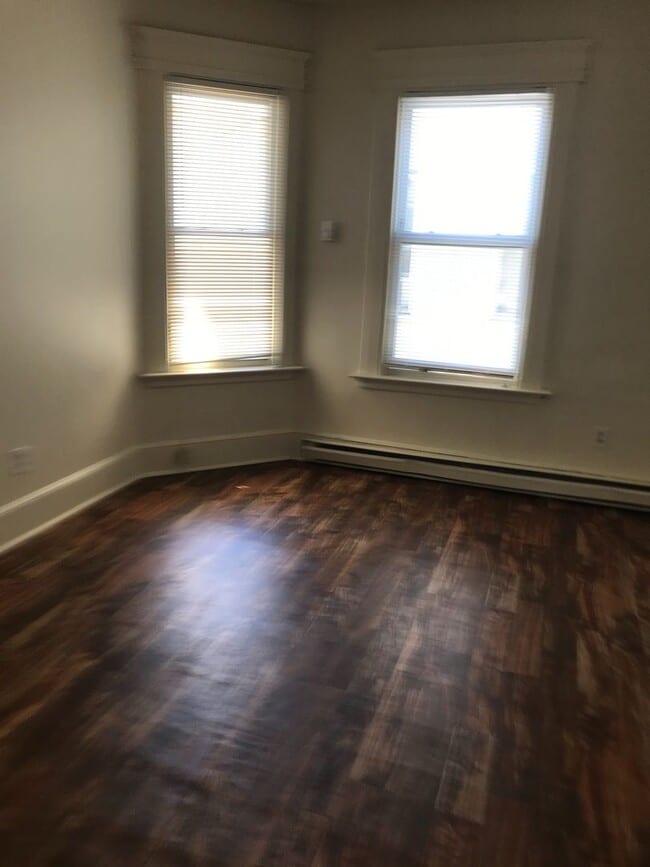 Building Photo - DICKERMAN