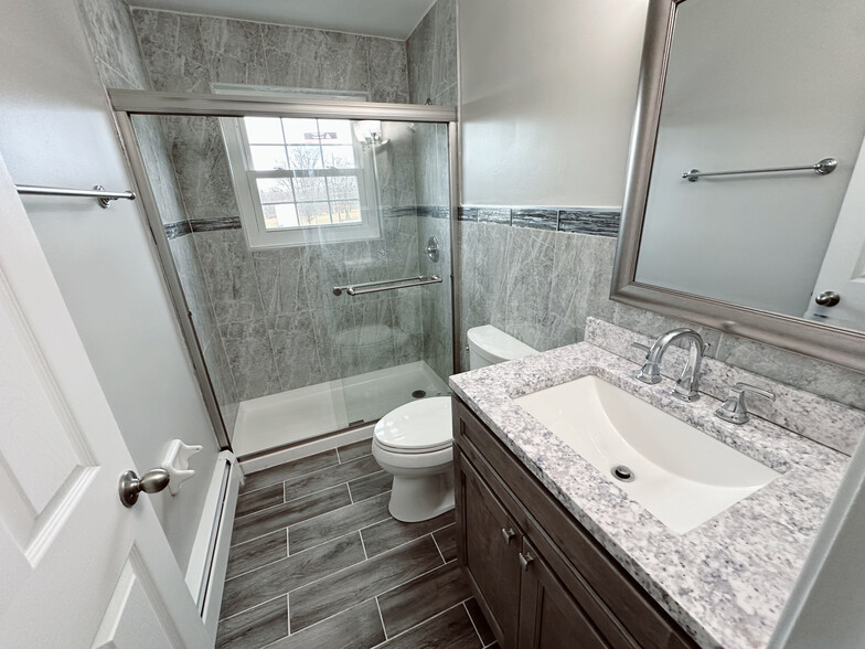 Building Photo - 1621 Burney Ln