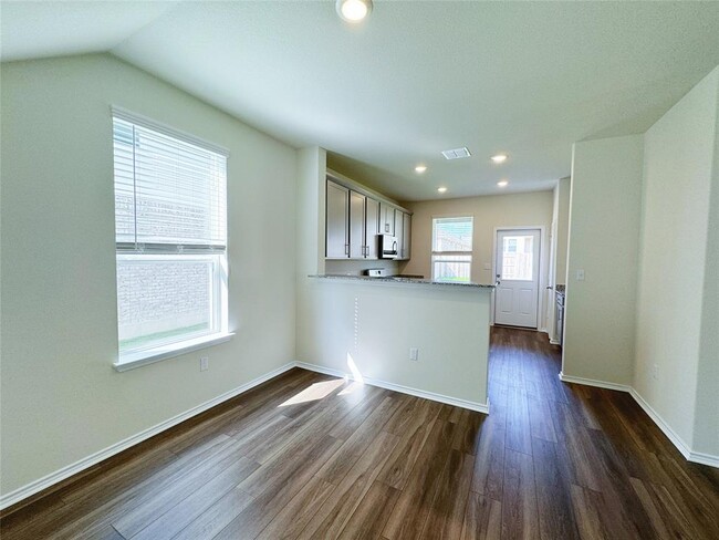 Building Photo - 596 Papaya Dr