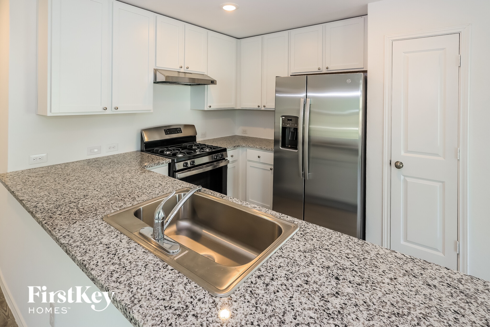 Building Photo - 8323 Piedra Medina