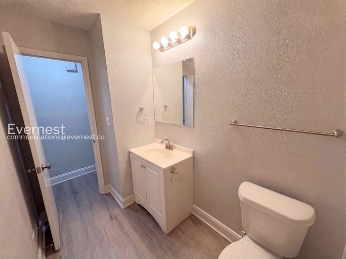 Building Photo - 426 Park Ridge Cir