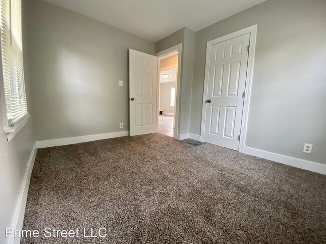 Building Photo - 3 br, 1 bath House - 2168 W Bataan Dr