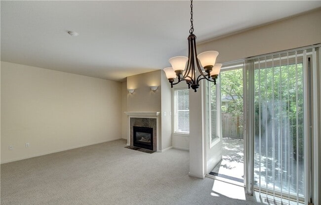 Building Photo - 2bd/2.5ba Redmond Townhouse
