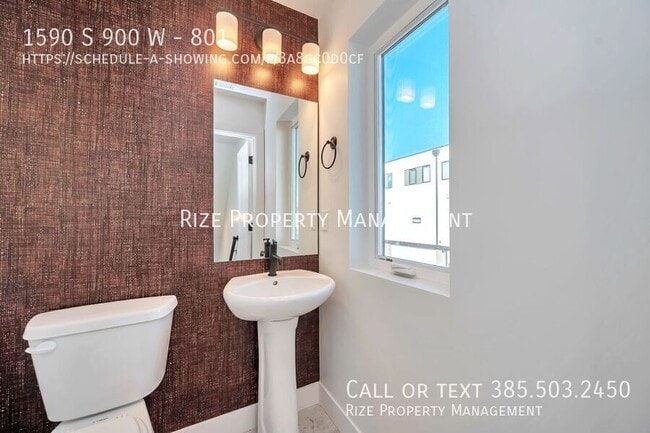 Building Photo - 1590 S 900 W