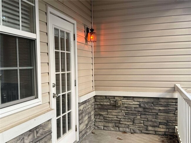 Building Photo - 128 Windcroft Ln NW