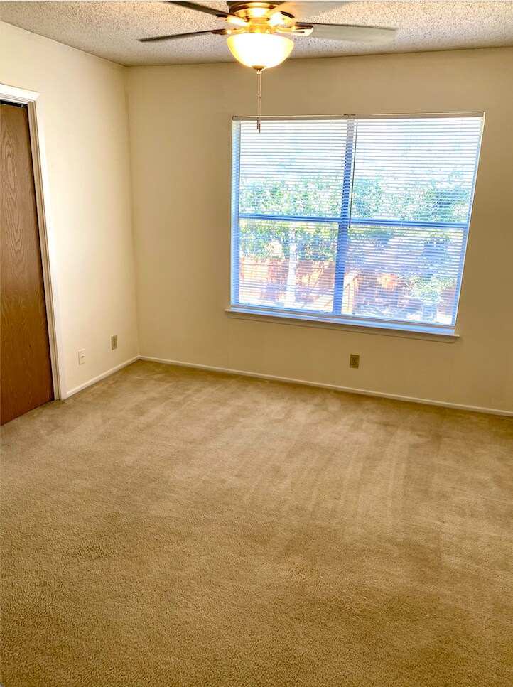 Building Photo - 8000 Tuscarora Trl