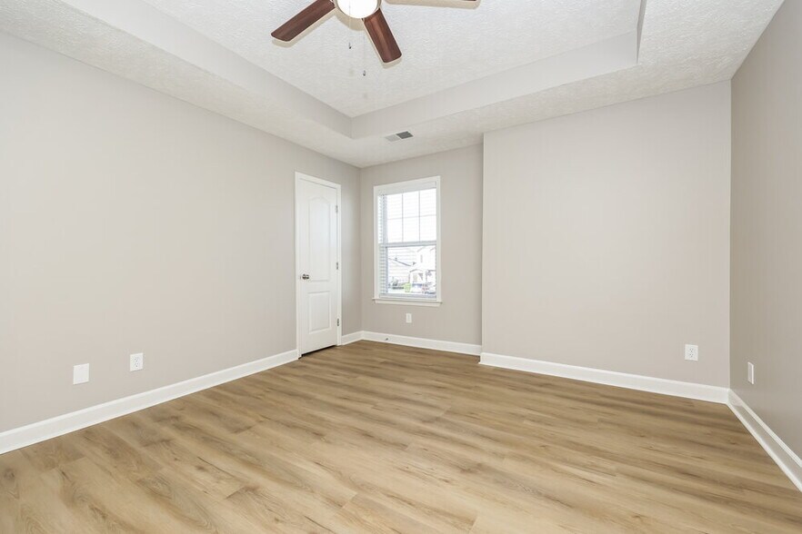 Building Photo - 1613 Beaconcrest Cir