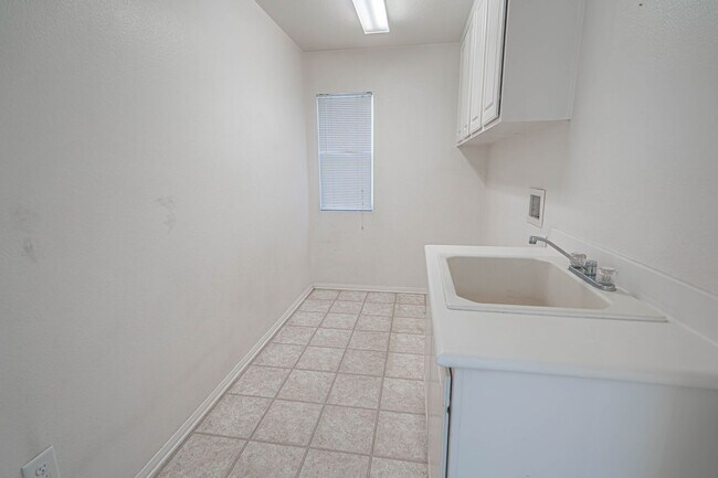 Building Photo - 23239 Barnacle Ln