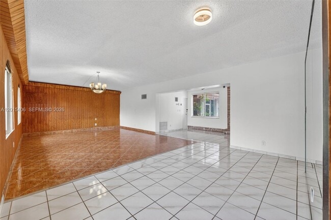 Building Photo - 1401 NE 200th Terrace