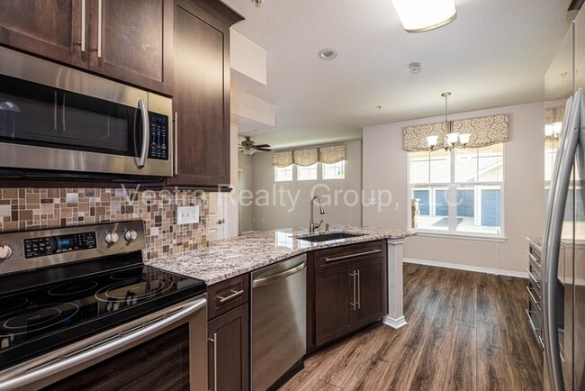 Building Photo - 9335 Amison Cir