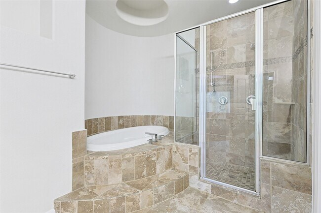 Building Photo - 5166 Oasis Park Ln