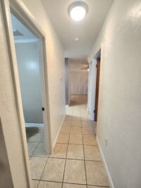 Building Photo - Casablanca West 402