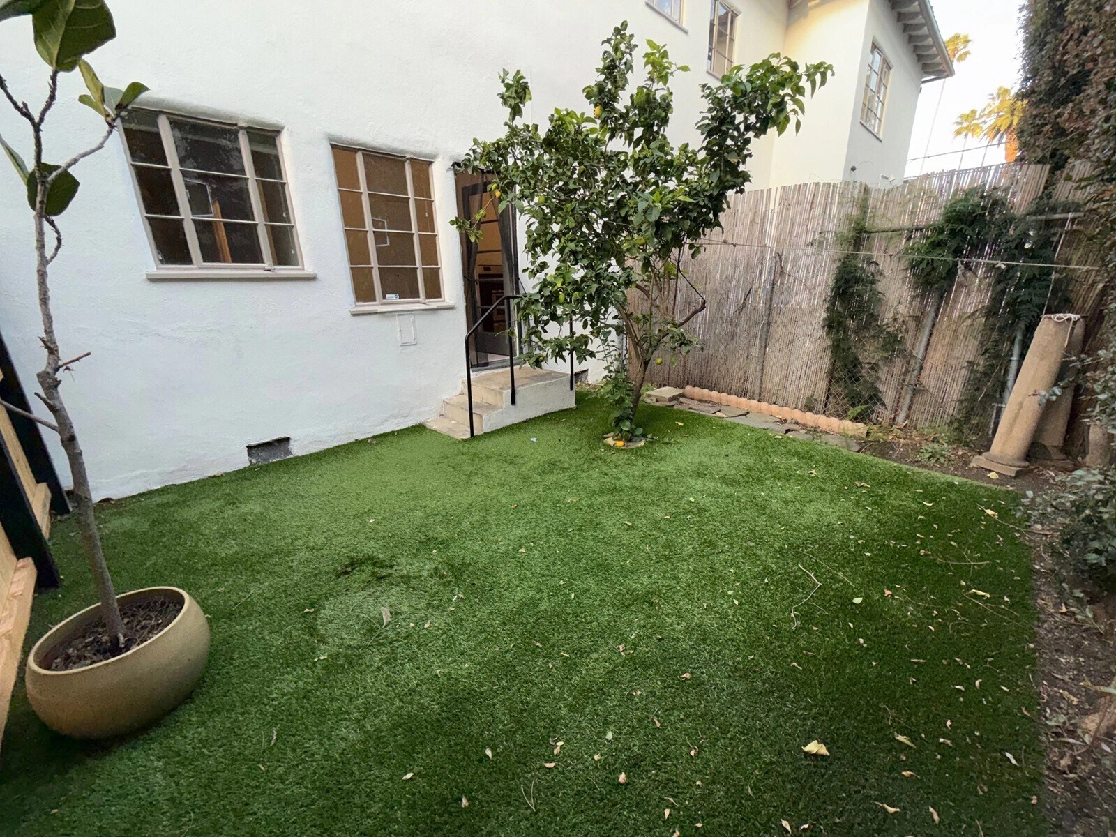 Building Photo - 9120 Beverly Blvd