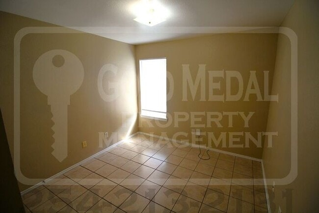 Building Photo - 3408 Barcelona Dr