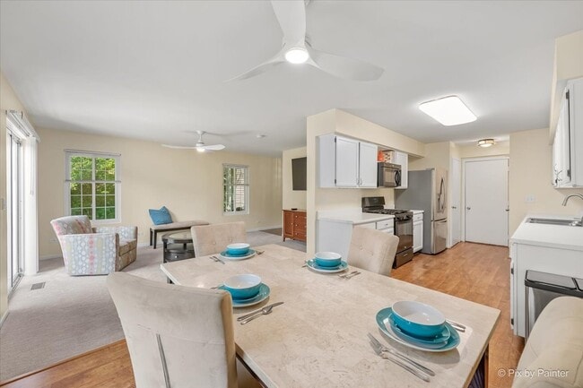 Building Photo - 453 Village Creek Dr