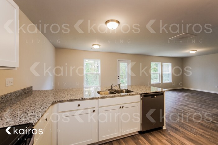 Building Photo - 270 Christopher St