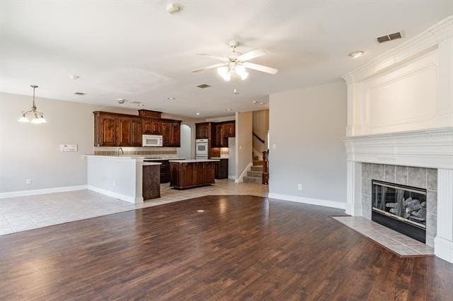 Building Photo - 1100 Cedar Valley Dr