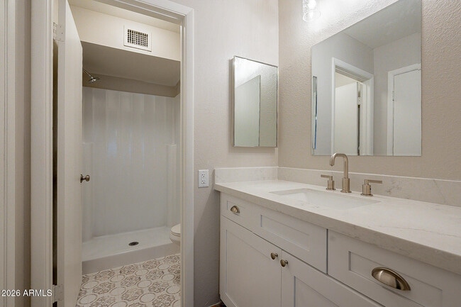Building Photo - 5618 S Captain Kidd Ct