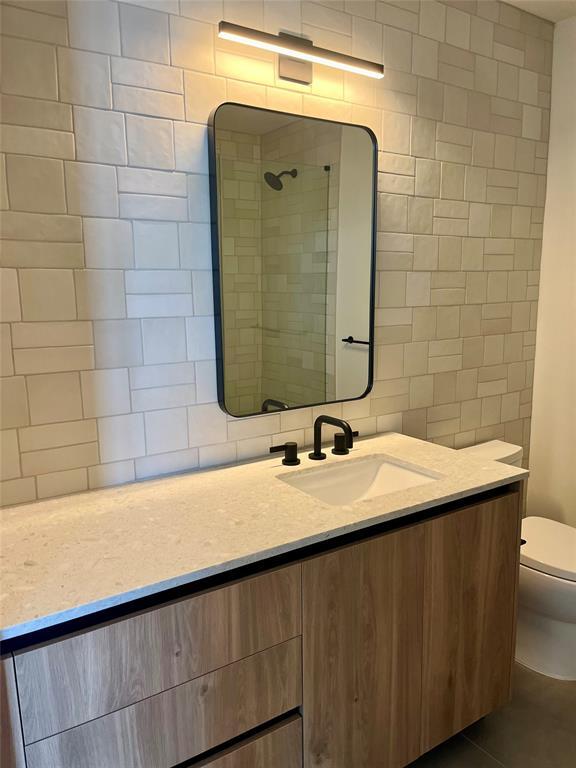 Building Photo - 84 East Ave