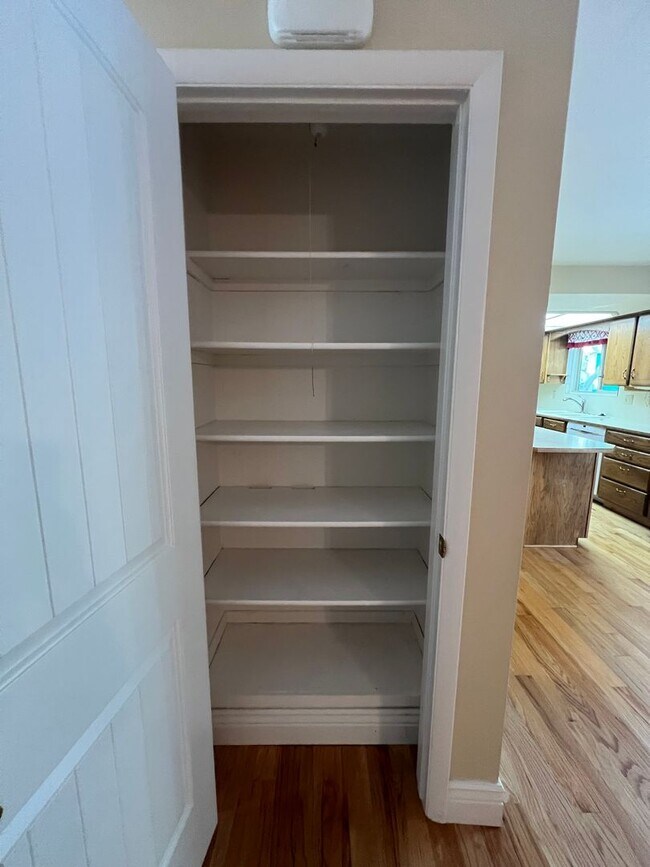 Building Photo - Spacious Family Home in Highland High School Area – Pocatello, ID!