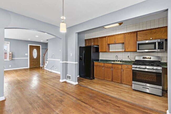 Building Photo - 6832 Broening Rd