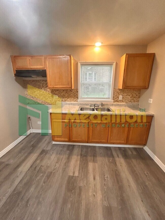 Building Photo - 8358 S Morgan St