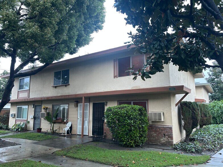 Primary Photo - 8784 Valley View St