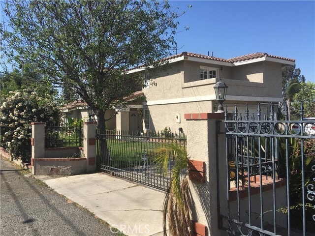 Building Photo - 723 Ford St