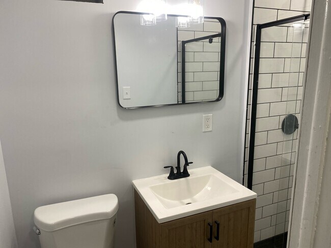 Building Photo - 2016 N Woodstock St