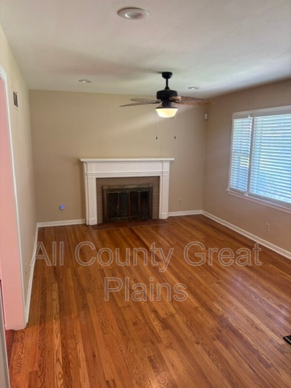 Building Photo - 6101 W 58th St