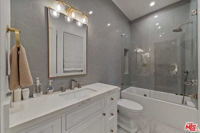 Building Photo - 15645 Woodvale Rd