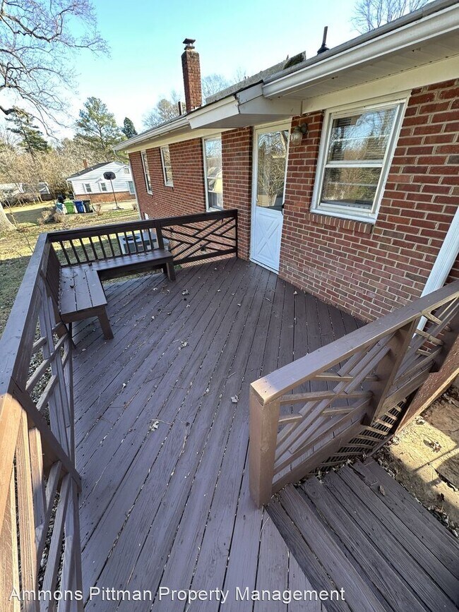 Building Photo - 3 br, 1 bath House - 2626 Crestline Avenue