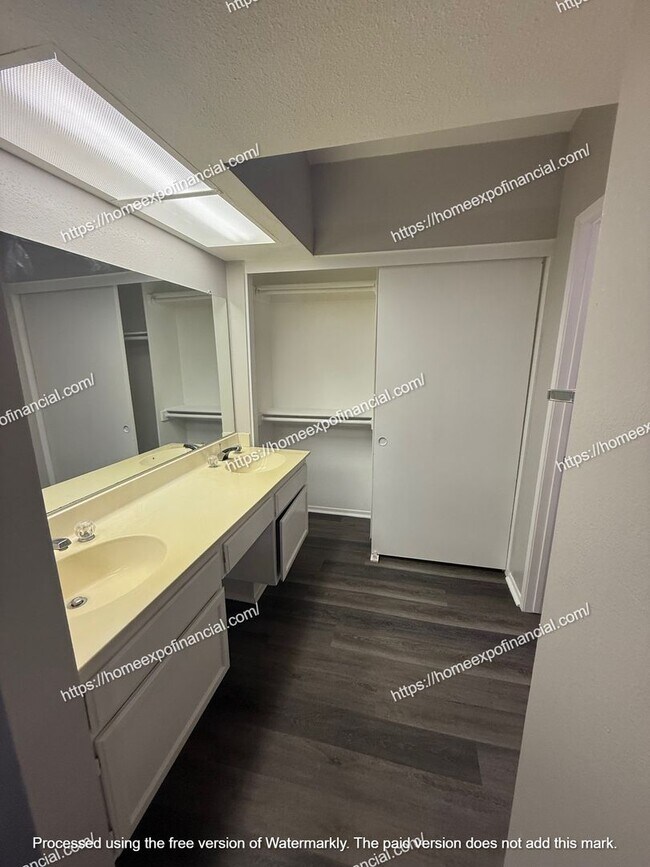 Building Photo - 24612 Freeport Dr