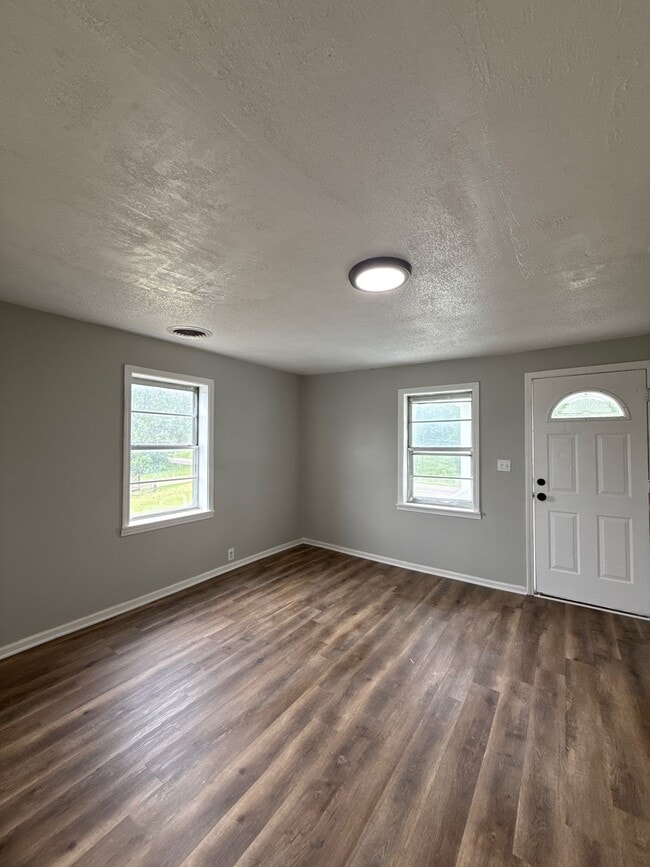 Building Photo - 15425 TN-59
