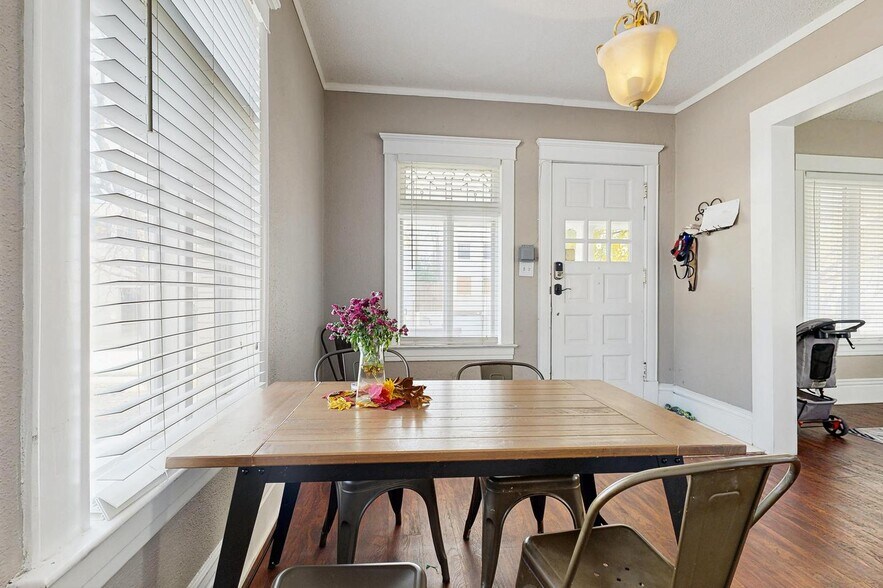 Building Photo - 3516 Baltimore Ave