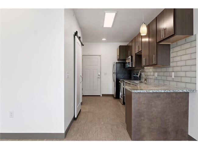 Building Photo - 2810 Park Ave