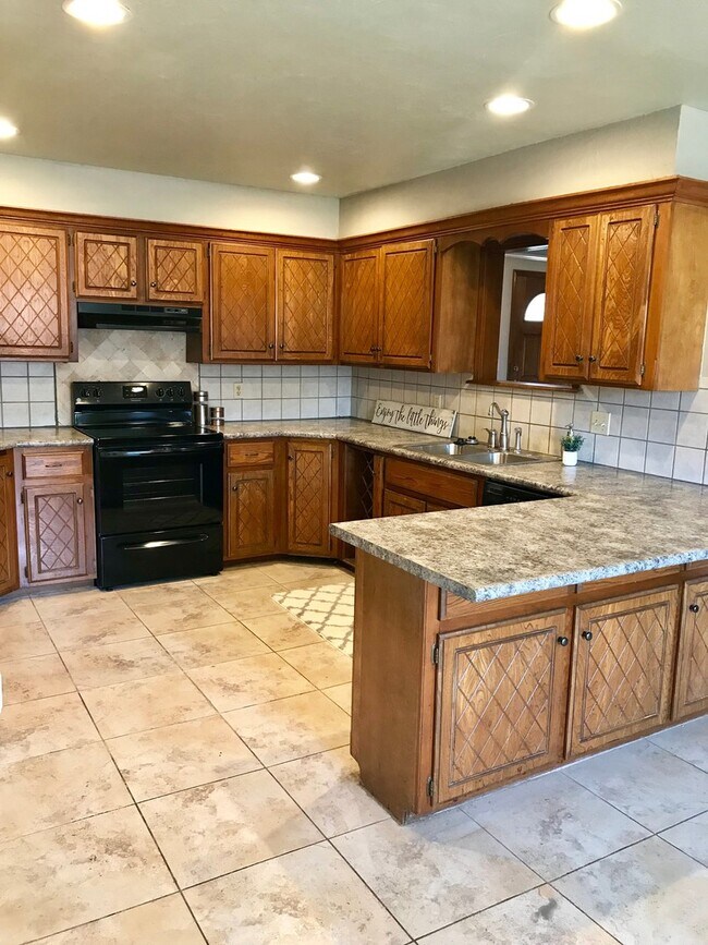 Building Photo - Updated 4 Bedroom Home in Harvest Hills