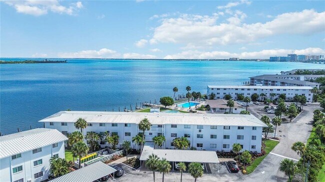 Building Photo - 765 John Ringling Blvd