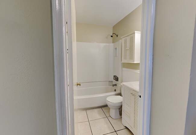 Building Photo - 158 Highland Ave